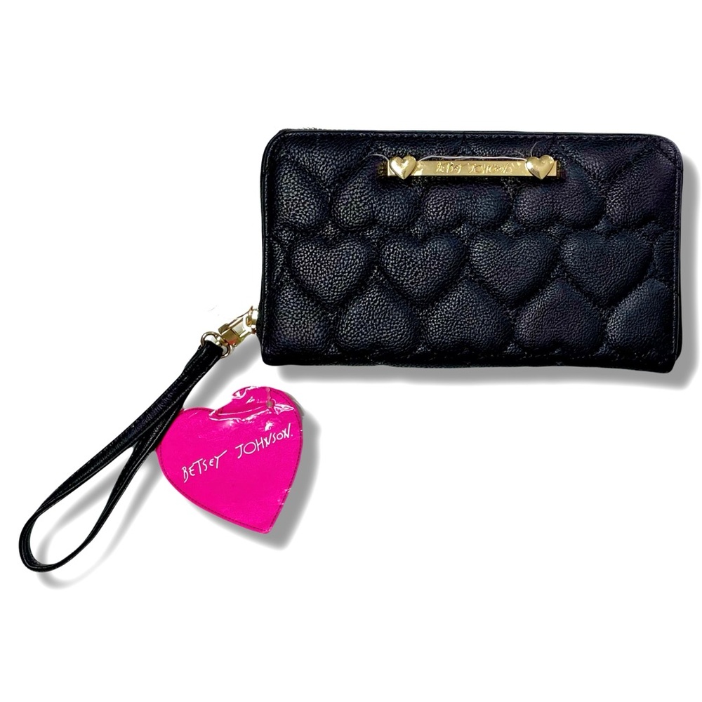 Betsey Johnson ◈ Quilted Hearts Wallet Wristlet